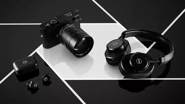 Master&Dynamic MW07 - หูฟังไร้สาย Leica PLUS EARPHONES FOR LEICA 0.95
