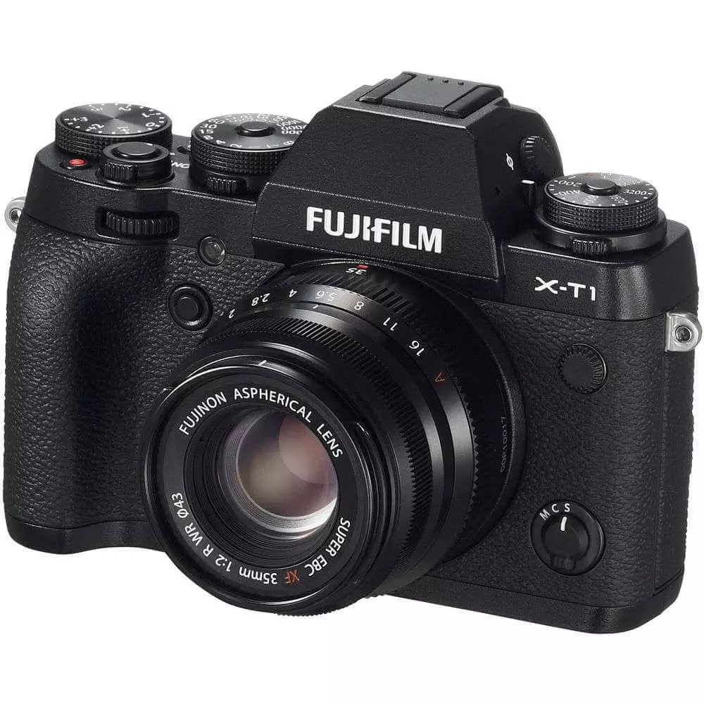 FUJIFILM XF 35mm f/2 R WR Lens black