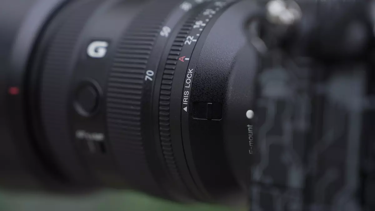 Sony FE 20-70mm F4 G Lens